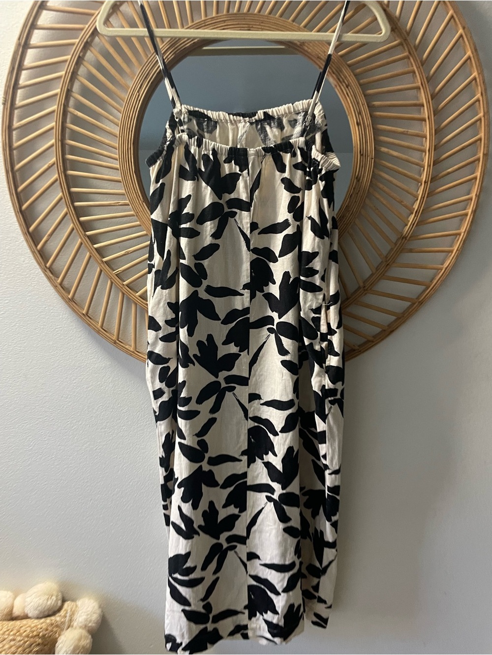 A new day Black & White Floral Midi dress size XS (I’m a medium and it fits)